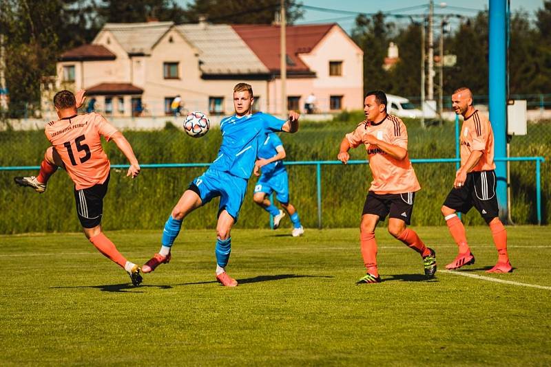 Zápas 22. kola fotbalové I.B třídy, skupiny C, Lokomotiva Petrovice B - Horní Suchá 0:6, které se hrálo 15. května na hřišti v Závadě. Foto: FK Horní Suchá/Ondřej Kruťa