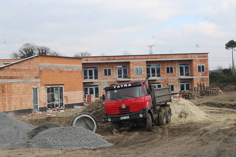 Petrovice u Karviné. Ještě letos má být dokončena stavba nového domova pro seniory. Rok 2022.