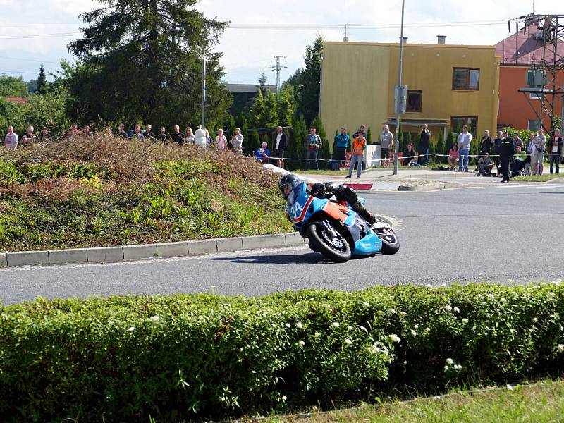 Závody silničních motocyklů na přírodním Těrlickém okruhu o Havířovský zlatý kahanec 2017.