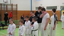 V tělocvičně Základní školy 1. máje si v sobotu dali sraz mladí sportovci, vyznavači korejského bojového umění taekwondo.