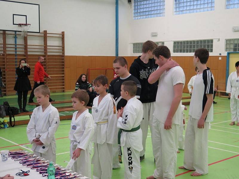 V tělocvičně Základní školy 1. máje si v sobotu dali sraz mladí sportovci, vyznavači korejského bojového umění taekwondo.