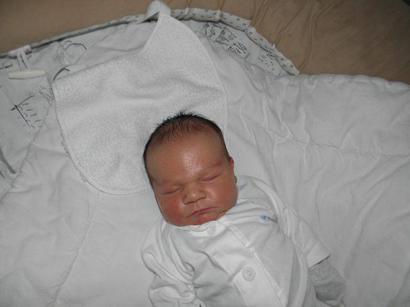 Mateo Rybnikář se narodil 5. ledna mamince Žanetě Vychodilové z Orlové. Po porodu dítě vážilo 4120 g a měřilo 52 cm.