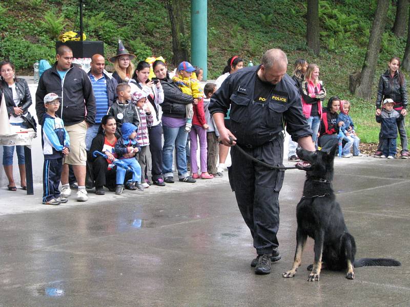 Občanské sdružení Romodrom připravilo ve spolupráci s obcí a policii zábavnou akci nejen pro romské děti. 