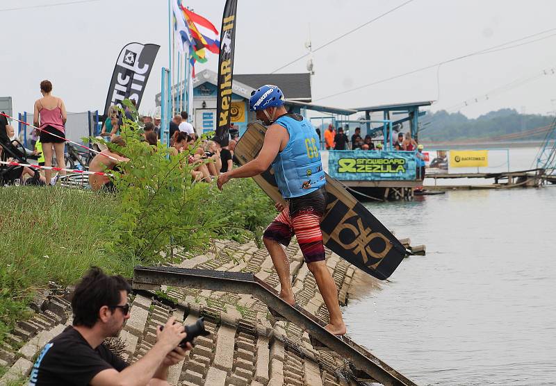 Mezinárodní závody ve wakeboardingu Blackcomb.cz Community Wake Cup, Ski & Wake Park Těrlicko, 17. července 2021.