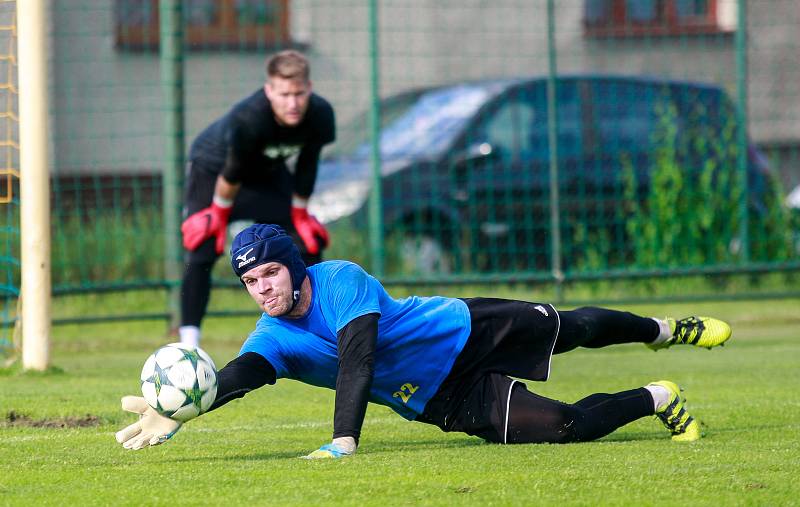 Fotbalový trénink bohumínských fotbalistů s brankářem Tomášem Vaclíkem. Na fotografii Tomáš Vaclík.