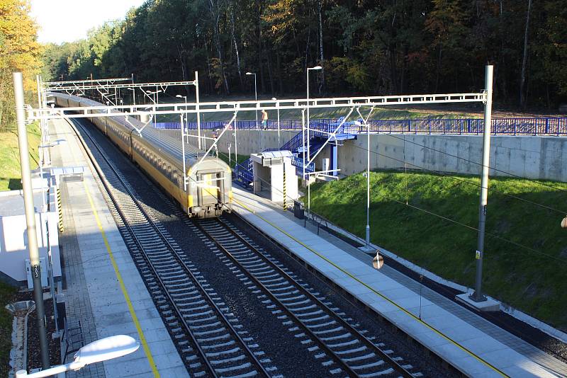 Železniční zastávka Havířov střed v první den zahájení provozu.