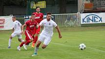 Fotbalisté Karviné (v bílém) si na Slovensku zahráli se Zlatými Moravci. Prohráli 2:3.