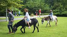 Slavnostním průvodem odstartovaly v sobotu oslavy 150 let fungování Lázní Darkov. Lázeňský park se vrátil do druhé poloviny 19. století.