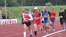 Jäklácká hodinovka na havířovském atletickém stadionu. 