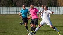 Okresní derby v divizi. Dětmarovice (v bílém) porazily Havířov 1:0.