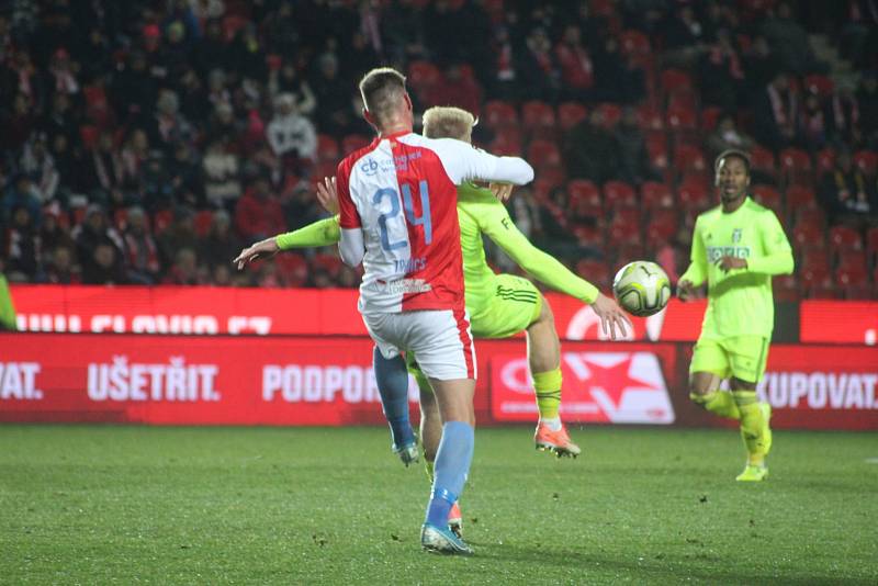 Karvinští si na Slavii dojeli pro „přijatelnou“ prohru 0:2.