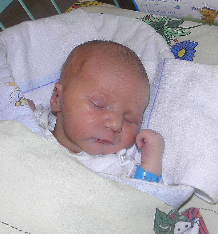 Kristián Beneš se narodil 18. března mamince Petře Benešové z Albrechtic. Porodní váha miminka byla 3490 g a míra 50 cm.