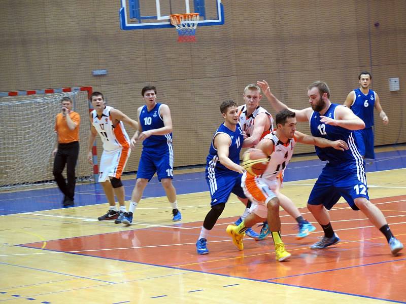 V pátek večer přivítali basketbalisté TJ Start Havířov svého rivala VŠB Ostrava. 