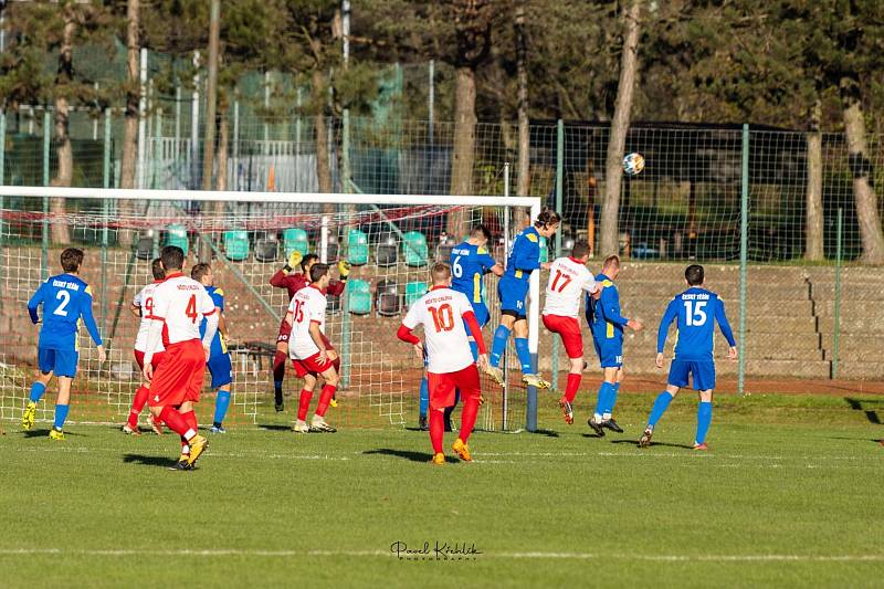 Zápas 16. kola krajského přeboru Slavia Orlová - Český Těšín 1:2.