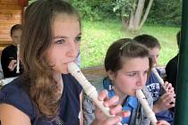 Ozdravný pobyt. Dýchací cesty posiluje hra na flétnu. Ilustrační snímek. 
