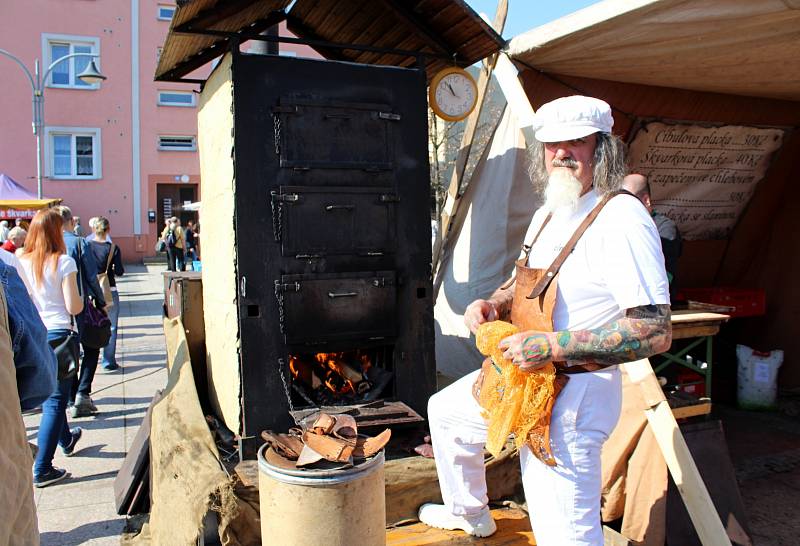 Na osm desítek řemeslníků a prodejců vykouzlilo na sobotním jarmarku v Bohumíně pravou velikonoční atmosféru.