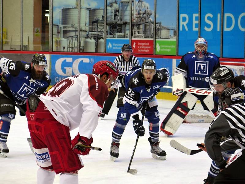 Havířov (v modrém) uspěl v derby proti Frýdku-Místku.