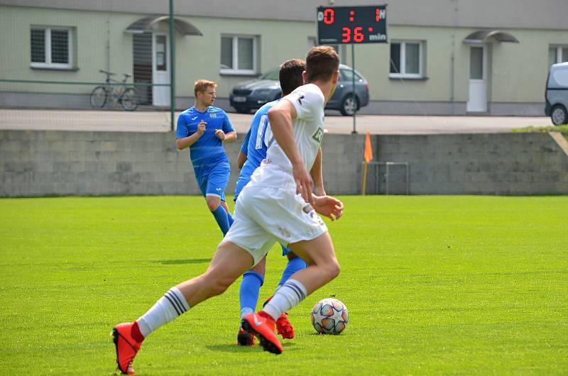 Zápas 21. kola divize F MFK Karviná B - Bospor Bohumín 1:2, který se hrál 8. května 2022 na hřišti Kovony. Foto: MFK Karviná