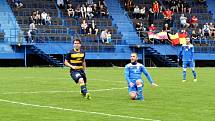 Havířovští fotbalisté (v modrém) přehráli Frýdlant jasně 3:0.