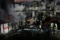 Zásah hasičů u požáru hotelu v Těrlicku. 