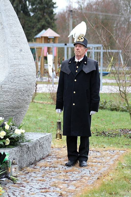 Ve Stonavě se v pondělí konal v komorním duchu vzpomínkový akt za 13 obětí výbuchu metanu v dole ČSM v roce 2018.