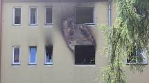 Dům v havířovské čtvrti Šumbark, kde v pondělí odpoledne došlo k požáru. Zemřely při něm dvě malé děti. Snímek z následujícího dne, úterý 19. května 2020.