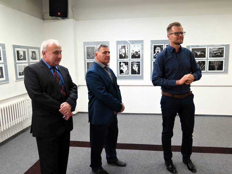 Výstava tří autorů ve Výstavní síni  Viléma Wünscheho Kulturního domu Leoše Janáčka v Havířově