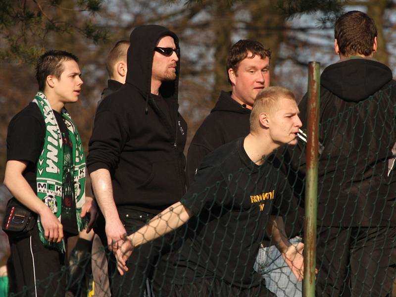 Fanoušci na fotbalovém utkání mezi Karvinou a Opavou. 