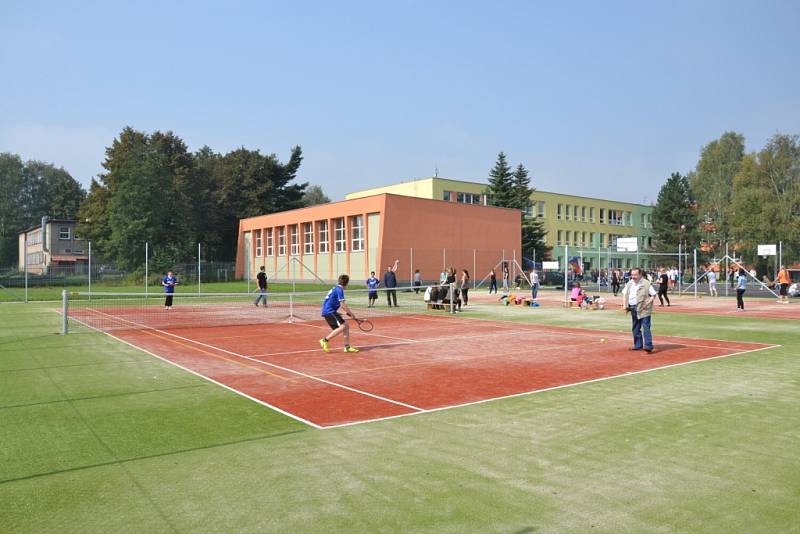 Nové sportoviště Střední školy v Prostřední Suché. 