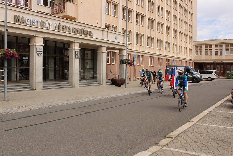 Zastávka tradičního Cyklo-běhu proti drogám v Havířově.