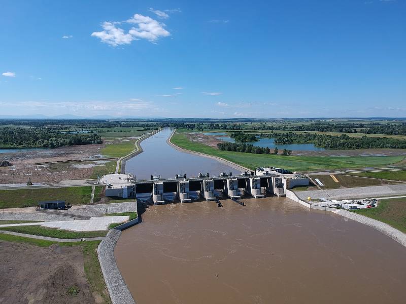 V Polské Ratiborzi byla 30. 6. otevřena nová přehrada.