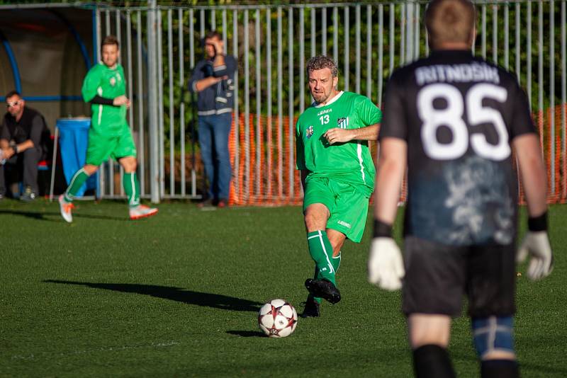 Orlovský Baník Fučík (zelené dresy) přehrál Baník z Rychvaldu 3:2.