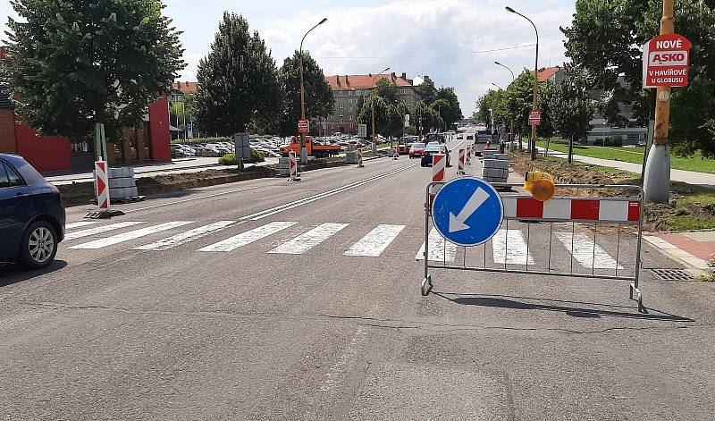 Centrum Havířova je momentálně plné stavebních strojů a dělníků. Opravuje se několik páteřních komunikaci najednou a k tomu ještě nefungují některé semafory na křižovatkách. Dělnická ulice.