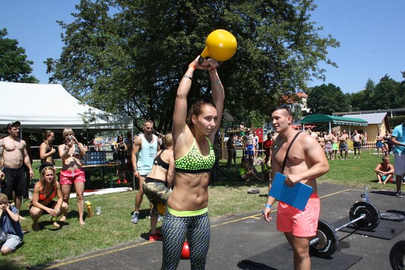 CrossFit závody Superior 14 Summer Games 2015 na letním koupališti v Havířově