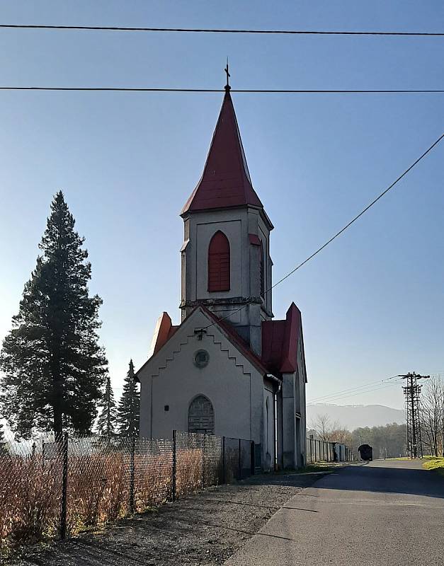 Ropice. Hřbitovní kostelík.