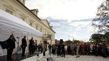 Prezident Zeman při návštěvě Petrovic u Karviné. 