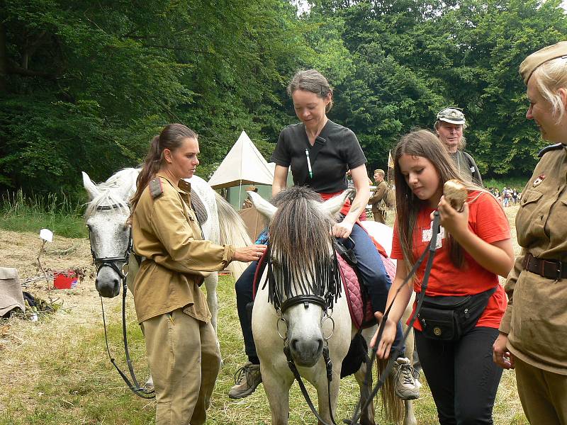 Archeoparku v Chotěbuzi bývá místem i mnoha vystoupení, workshopů a historicko-tématických akcí pro veřejnost.