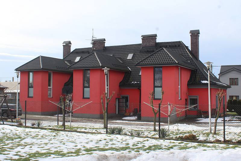Obecní bytovka v Dolních Marklovicích.