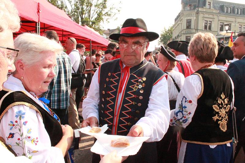 Rozmanité příhraniční slavnosti od pátku do neděle rozezněly centrum Českého Těšína.