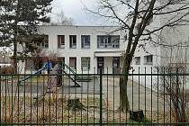 Z areálu MŠ Petřvaldská v Havířově-Šumbarku se v úterý podařilo dvěma malým dětem odejít, aniž si toho někdo z personálu všiml.