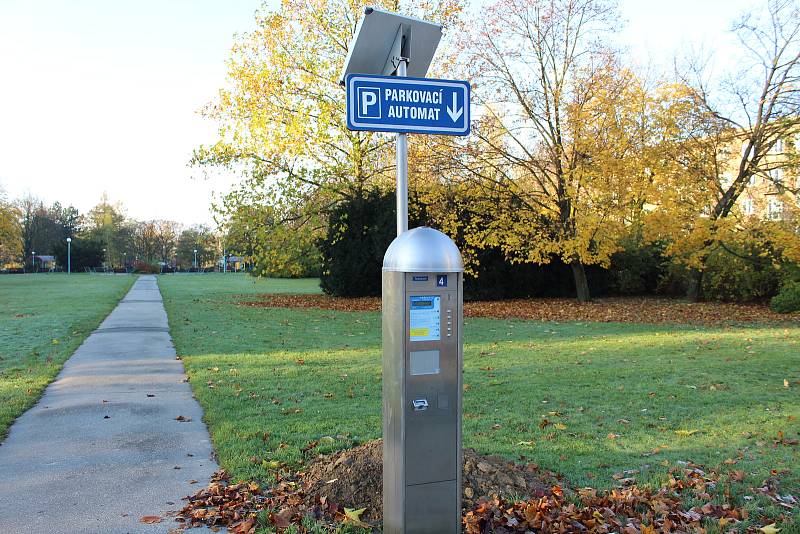 Parkovací automat ve Fibichově ulici v Havířově.