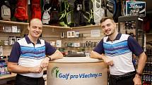 Ropice. Golf Brothers, Jakub (vlevo) a Tomáš Milatovi, spolumajitelé značky Golf pro vechny.