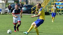 Fotbalový klub SK Stonava. V poslední přípravě před sezonou domácí hráči (ve žlutém) porazili Věřňovice 4:1.