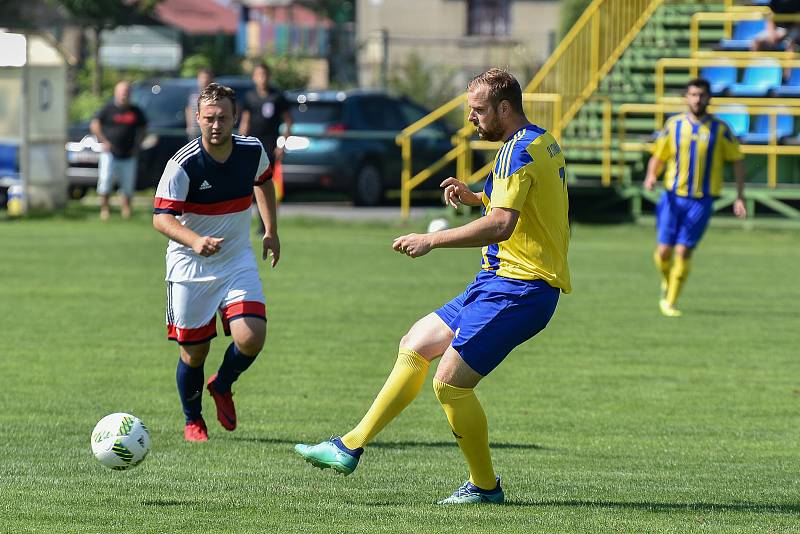 Fotbalový klub SK Stonava. V poslední přípravě před sezonou domácí hráči (ve žlutém) porazili Věřňovice 4:1.