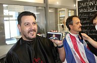 V havířovské nemocnici zahájili Movember - tradiční kampaň prevence rakoviny prostaty. Ředitel Norbert Schellong přišel na řadu mezi prvními.
