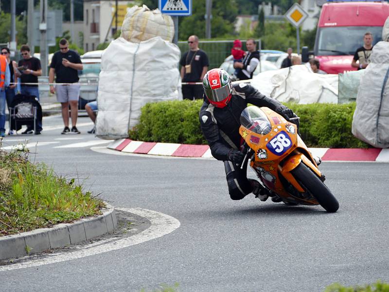 Závody silničních motocyklů na přírodním Těrlickém okruhu o Havířovský zlatý kahanec 2017.