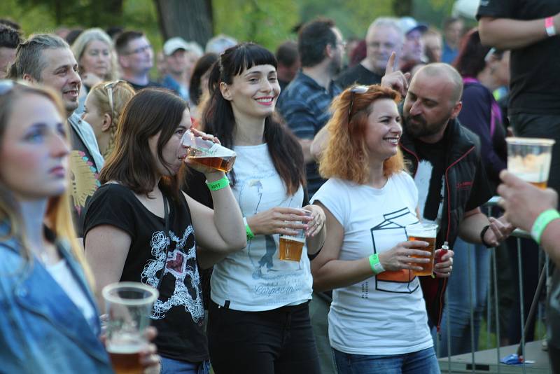 V Karviné v areálu loděnice proběhl v sobotu 8. ročník česko-polského hudebního festivalu Dolański Gróm, zahrála mj, kapela Wohnout