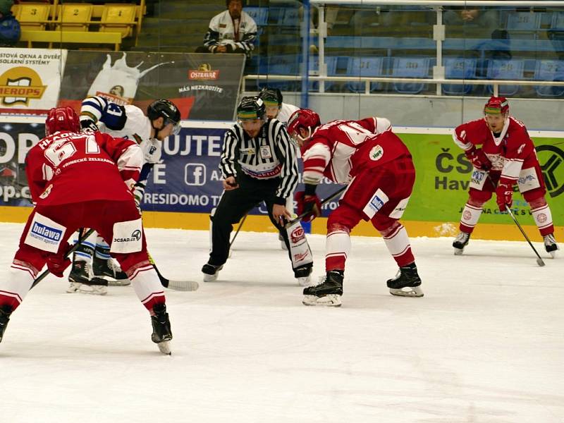 AZ Havířov (v bílém) - HC Frýdek-Místek.