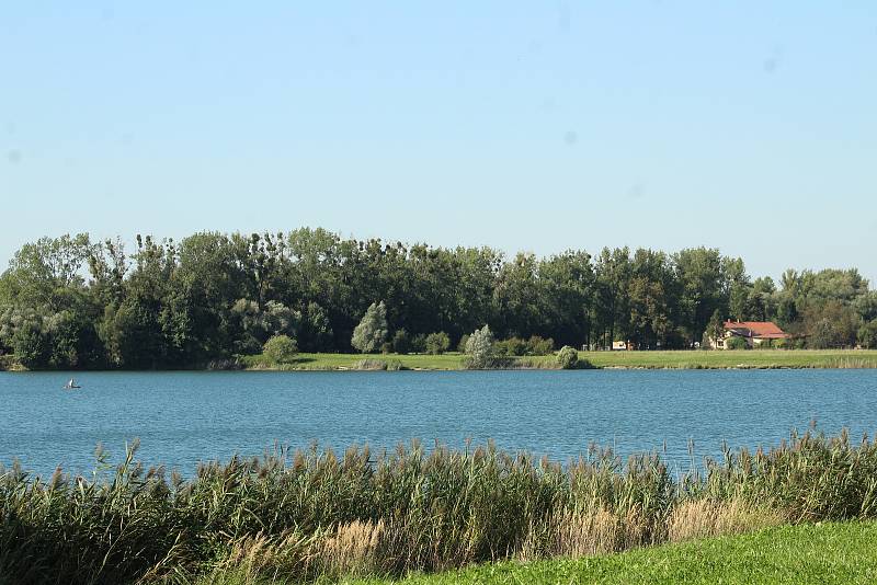 Bohumín-Šunychl. Klidná městská část, kde se rozkládá i Kališovo jezero, centrum letní příměstské rekreace.