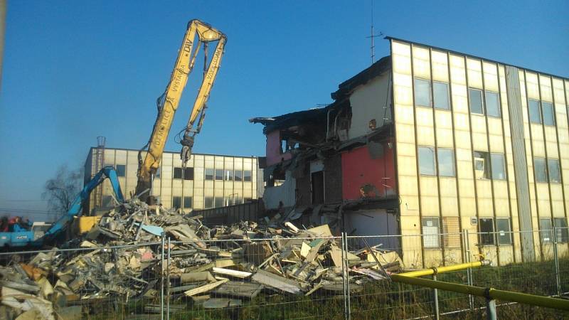 Demolice ubytovny Průkopník v Karviné. 